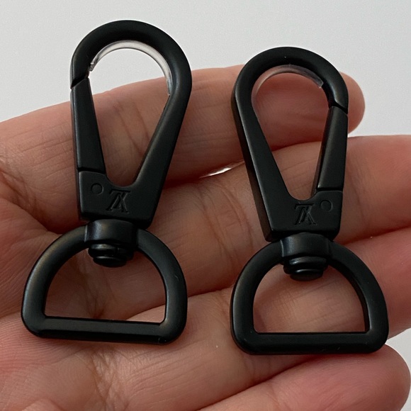 Louis Vuitton black clasp - Picture 2 of 15